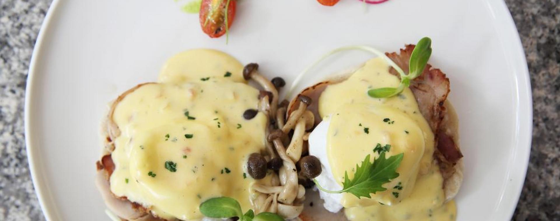 Eggs Benedict with Portobello Mushrooms Atkins Low Carb Diet